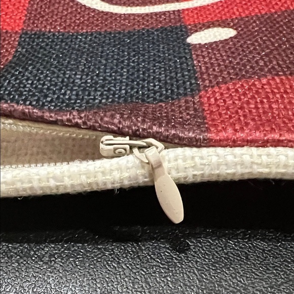 “Believe” Festive Gingham Holiday Pillow Case - Picture 6 of 6